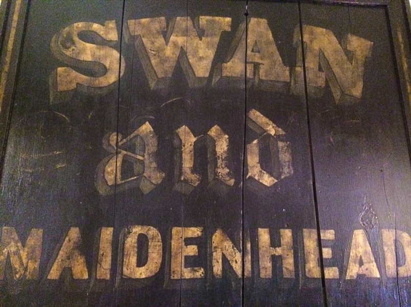 the Swan and Maidenhead Inn sign