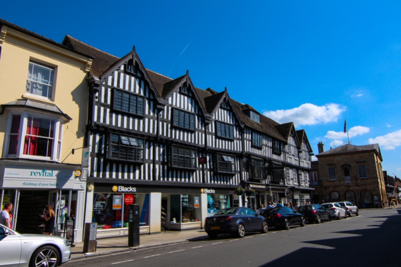 Tudor building around Stratford-upon-Avon
